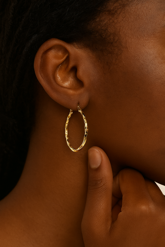 Boucles d'Oreilles Dorées à Contour Carré en Tourbillon